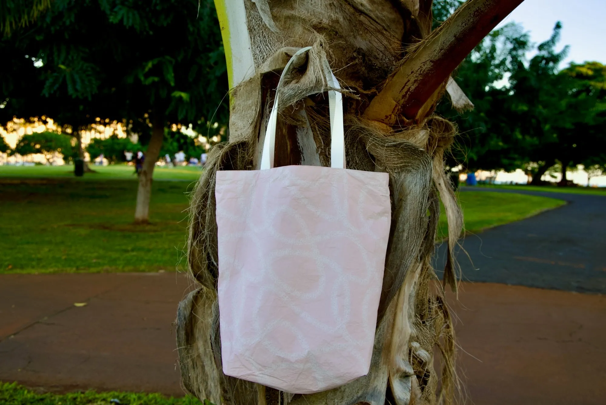 Hawaii Tote Hawaiian Quilt Hibiscus Pineapple Pinks & Plumeria Leis (Reversible)
