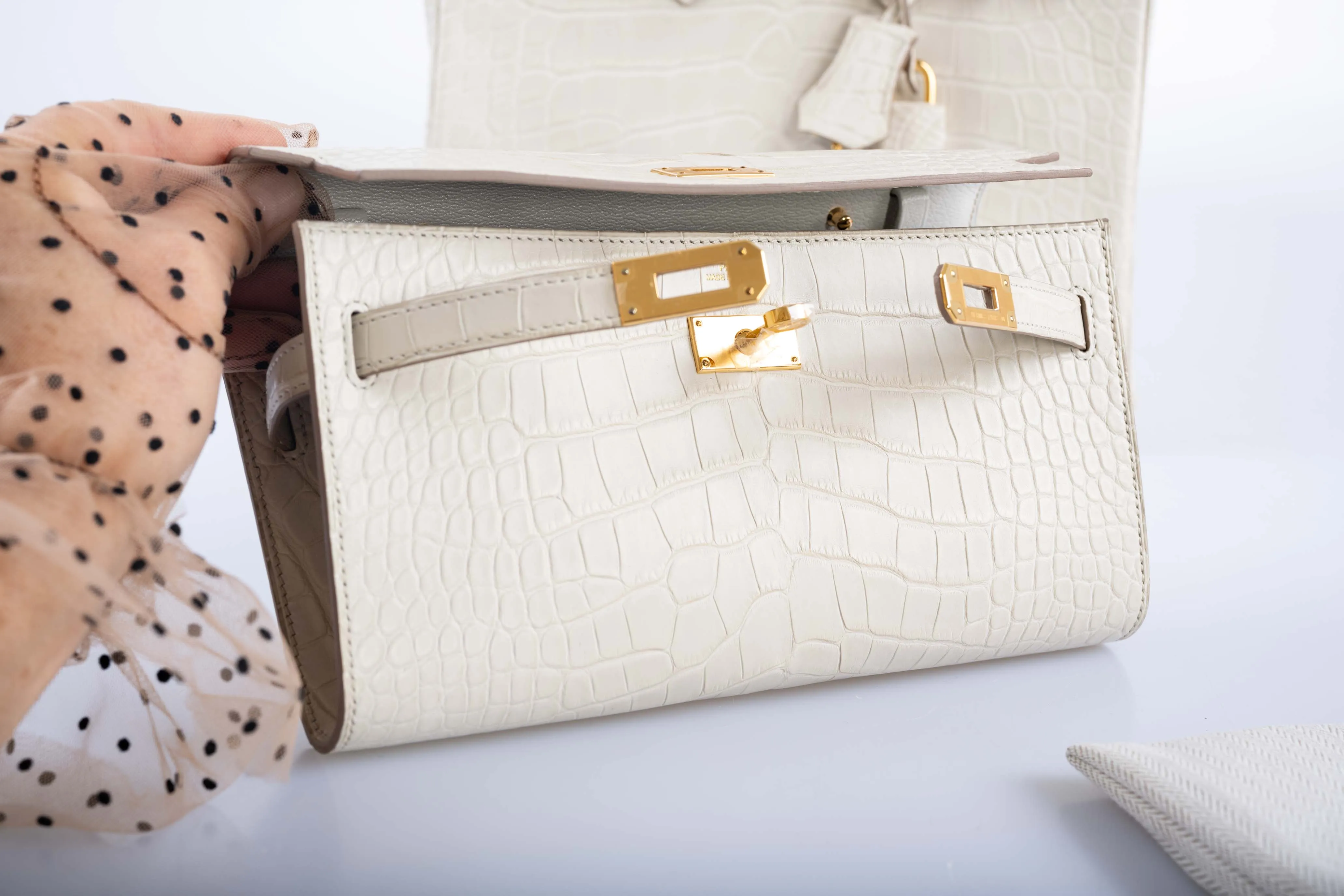 Hermès Kelly To Go Wallet Beton Matte Alligator Gold Hardware