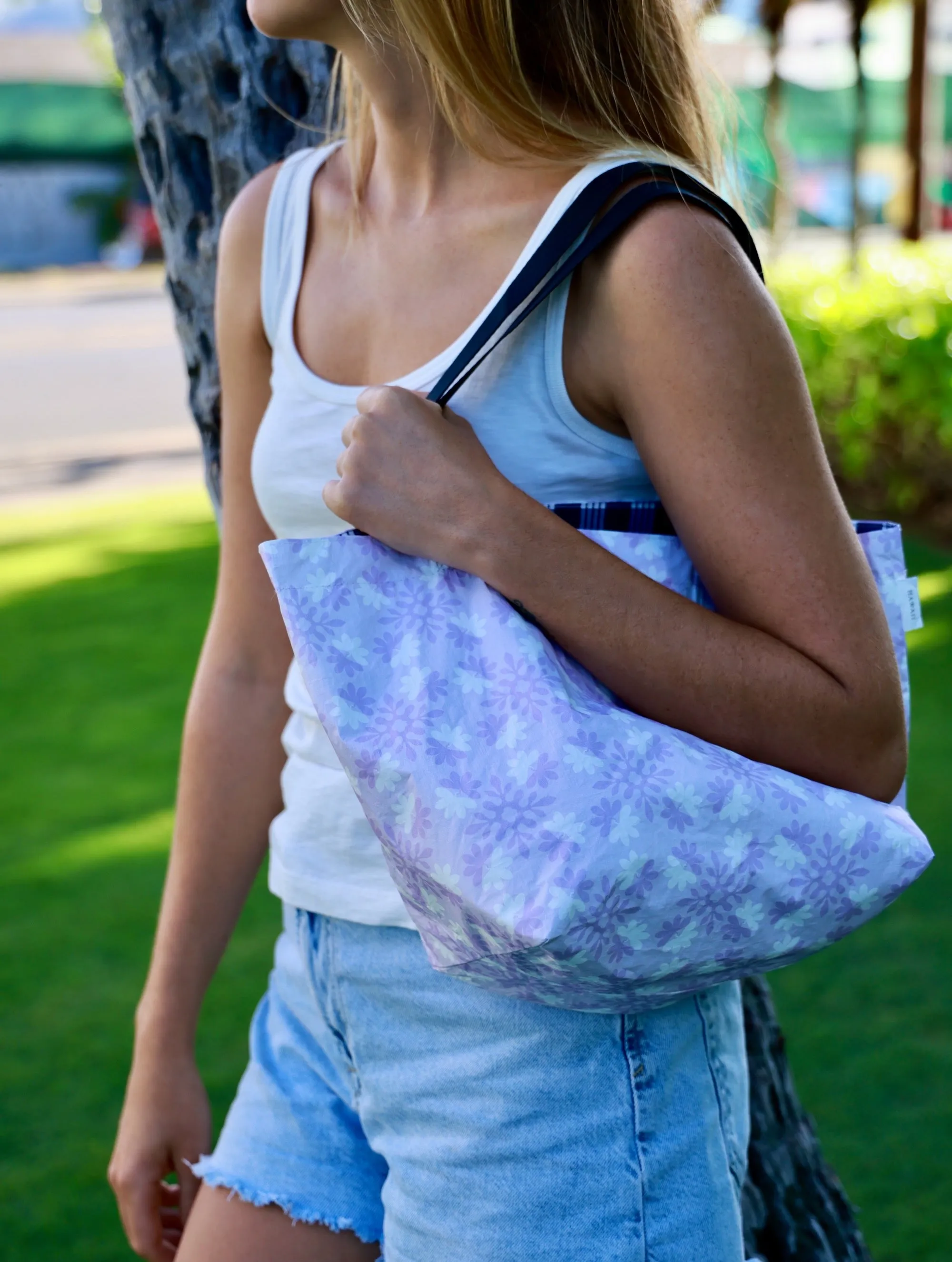 Honolulu Tote Bag Hawaiian Quilt Naupaka & Palaka Navy (Reversible)