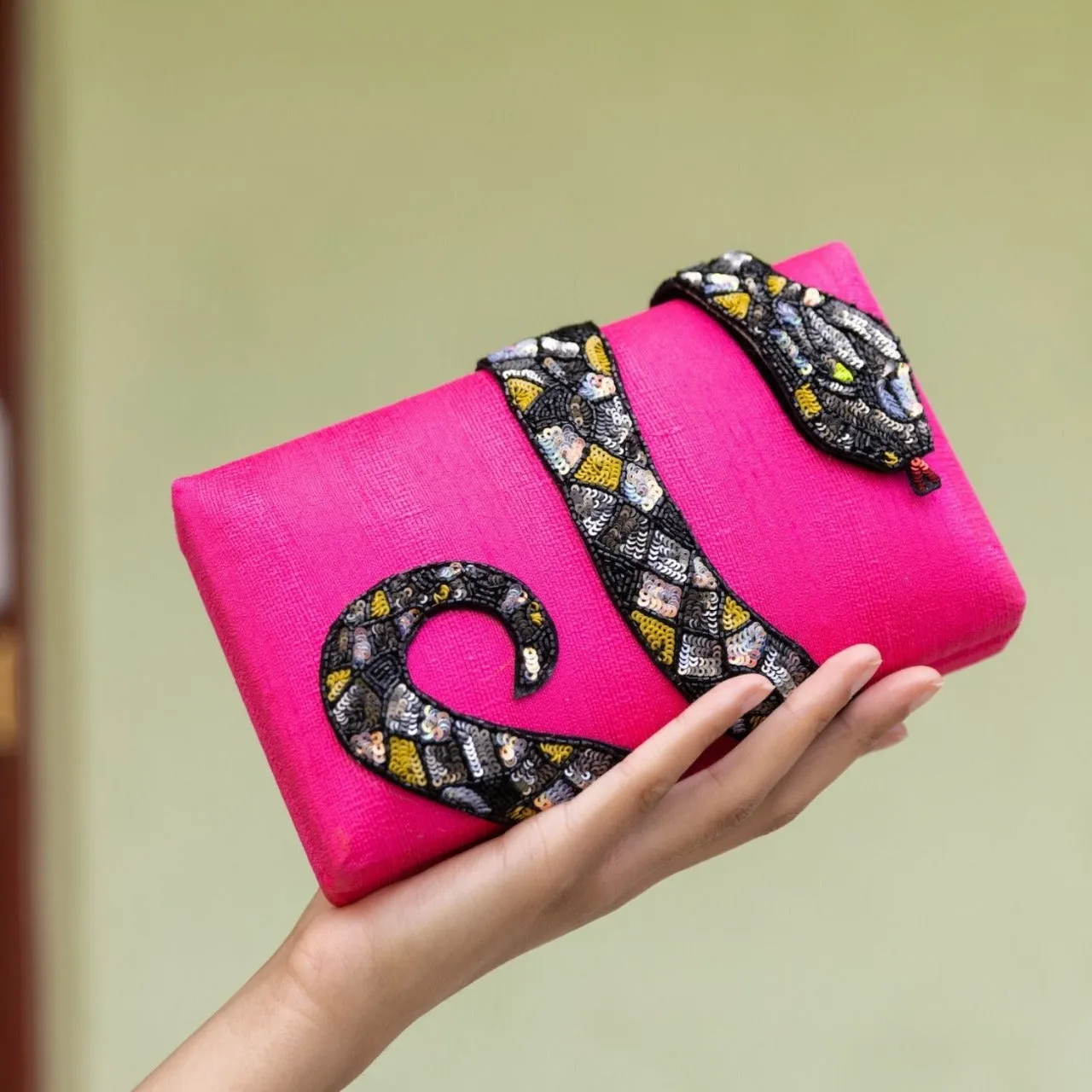 Kaa Clutch