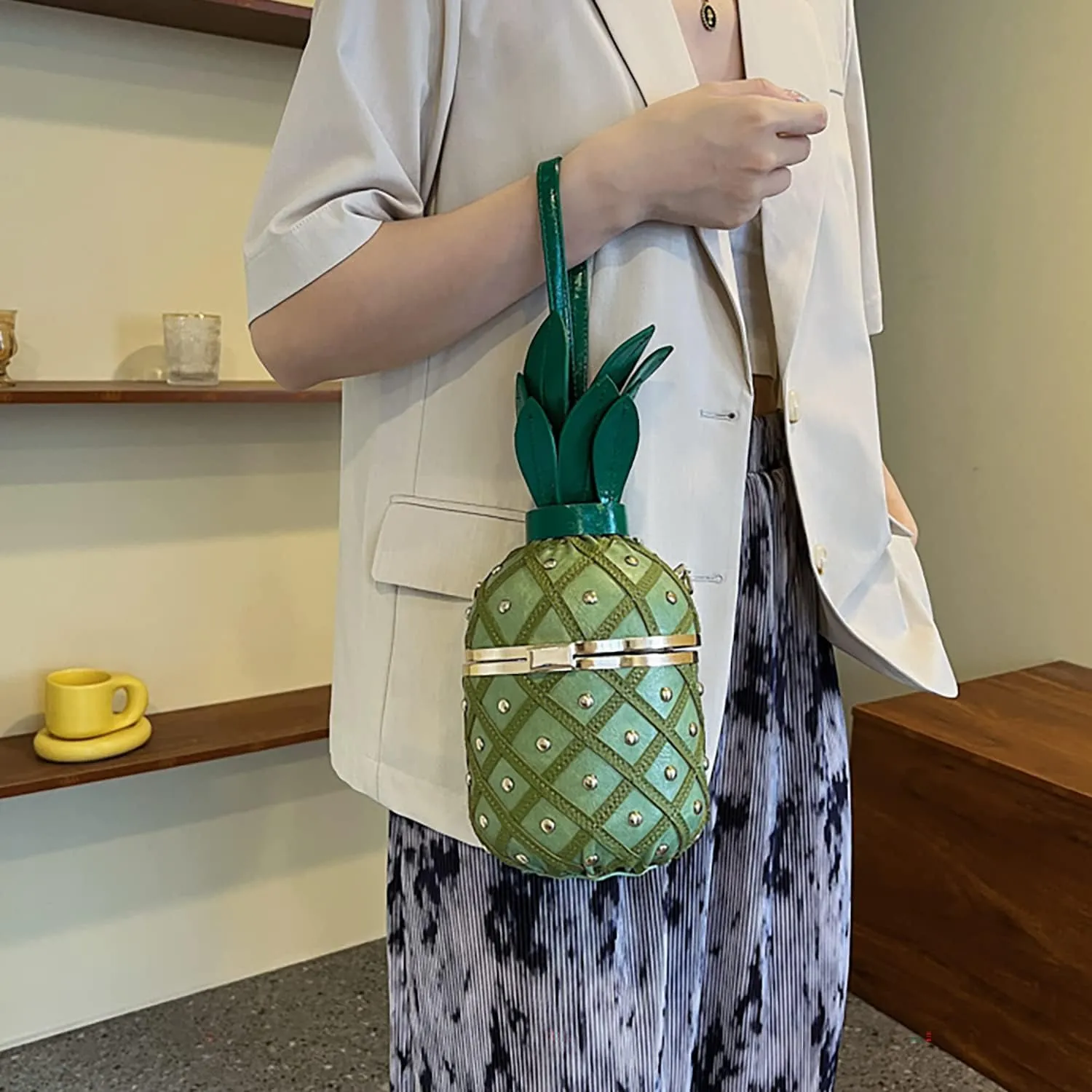 Pineapple Bucket Purse for Women,Trendy Chain Messenger Crossbody Bag with Rivet Tropical Hawaiian Shoulder Handbag