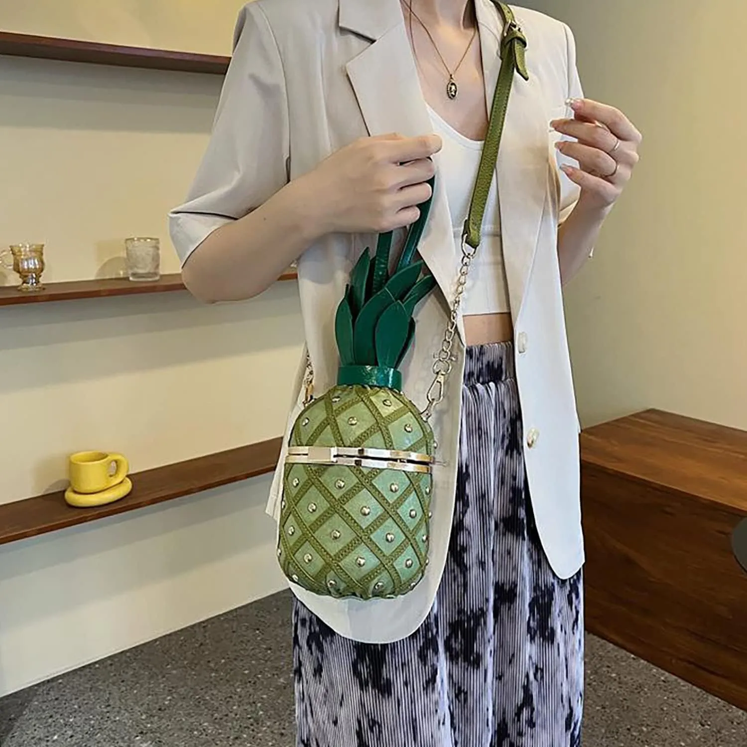 Pineapple Bucket Purse for Women,Trendy Chain Messenger Crossbody Bag with Rivet Tropical Hawaiian Shoulder Handbag
